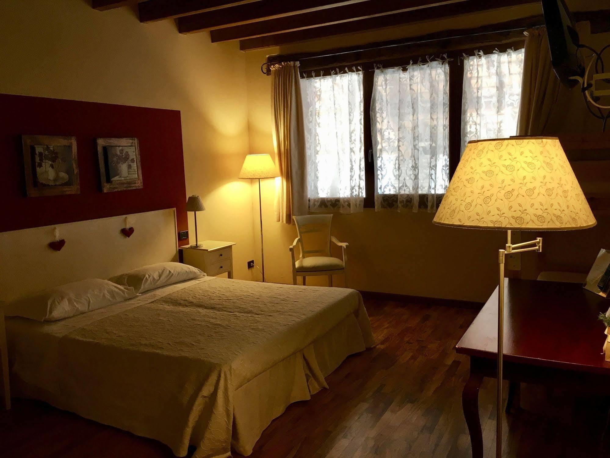 Agriturismo Corte Rocca San Giorgio di Mantova エクステリア 写真
